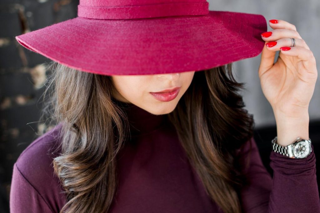 Pull Off a Wide-Brim Hat? Find Your Perfect Fit and Rock the Look